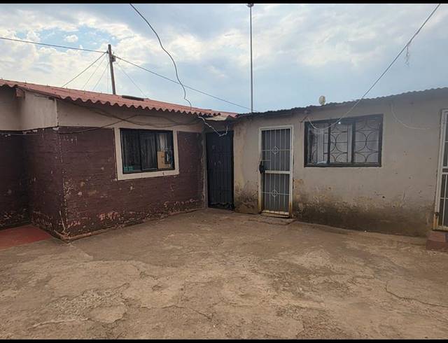 2 BEDROOM HOUSE FOR SALE IN GOBA
